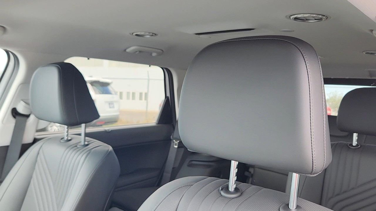 New 2027 Creamy White Pearl Hyundai SEL AWD image 9