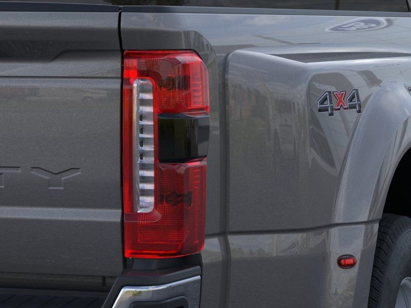 New 2026 Carbonized Gray Metallic Ford XLT image 21
