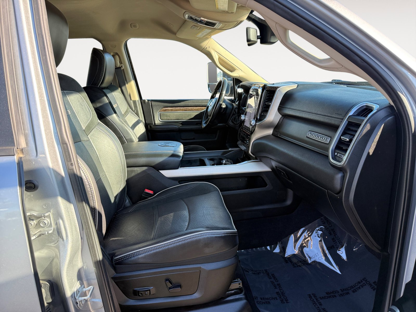Used 2020 Billet Silver Metallic Ram Laramie image 19