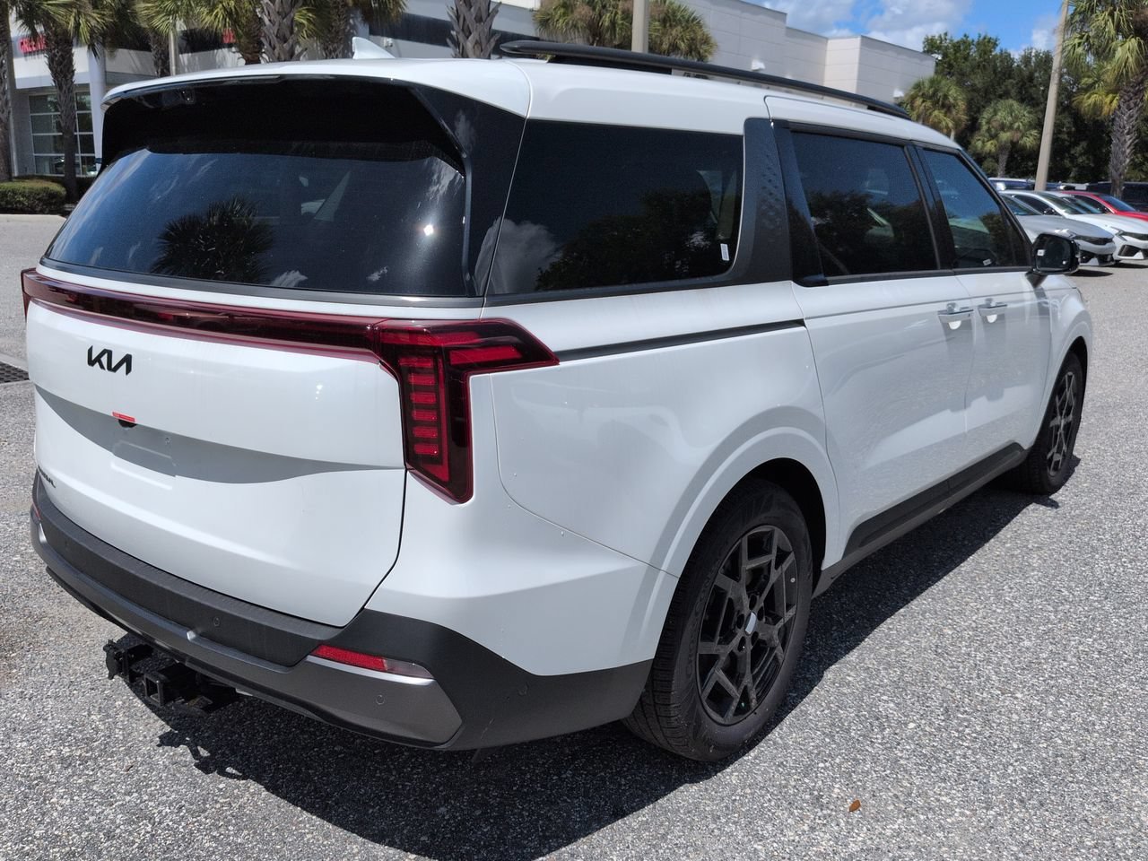 New 2026 Snow White Pearl Kia SX Prestige image 4