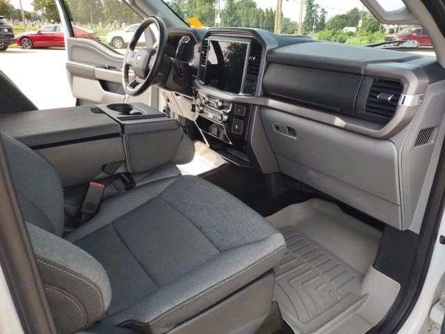 Certified Used 2025 Oxford White Ford XLT image 22
