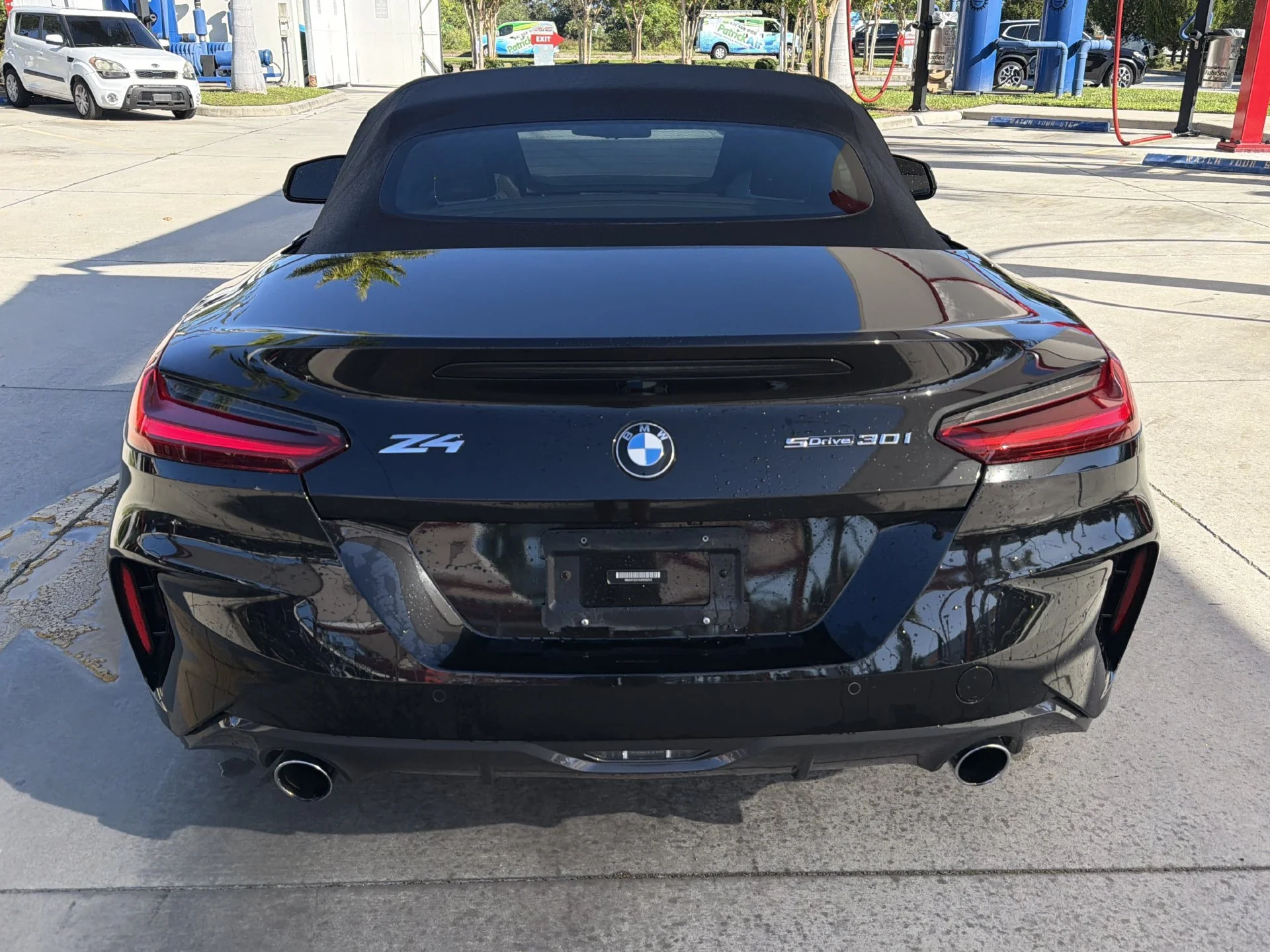 Used 2019 Black Sapphire Metallic BMW sDrive30i image 5