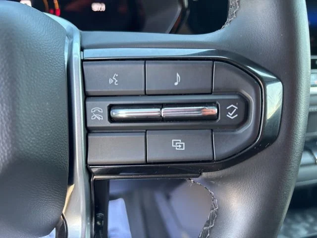 2024 Chevrolet Colorado LT - Photo 10