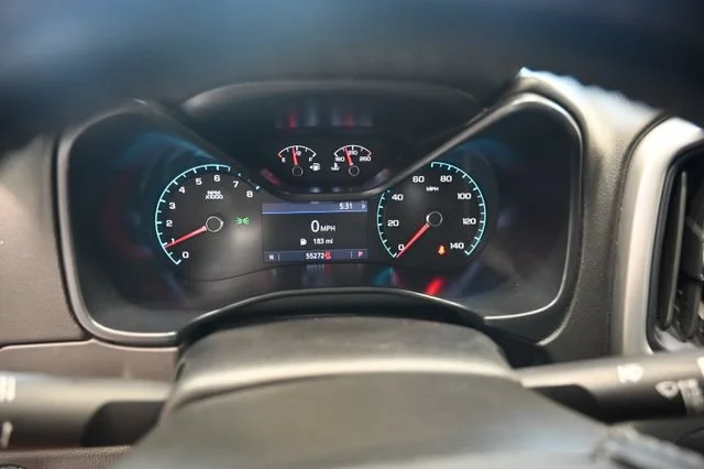 Used 2019 SHADOW GRAY METALLIC Chevrolet 2WD LT image 28