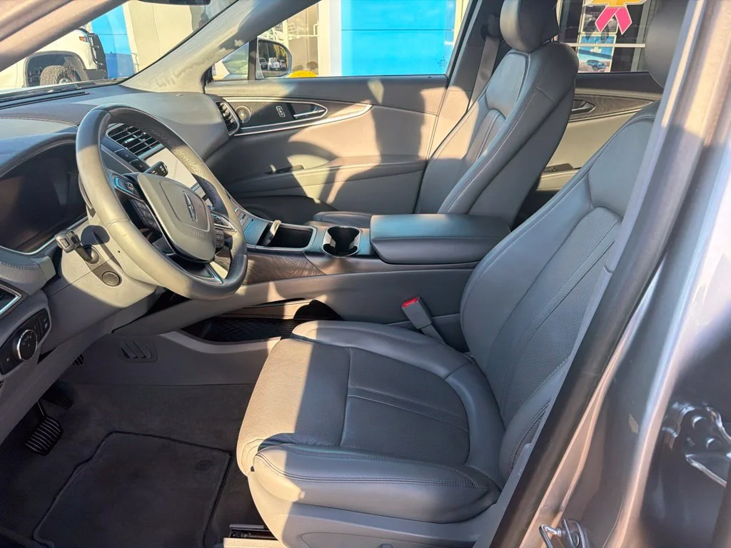 Used 2020 Wh Lincoln Reserve image 28