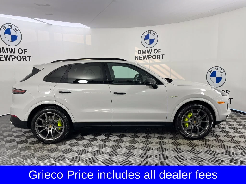 Used 2021 Chalk Porsche Base image 11