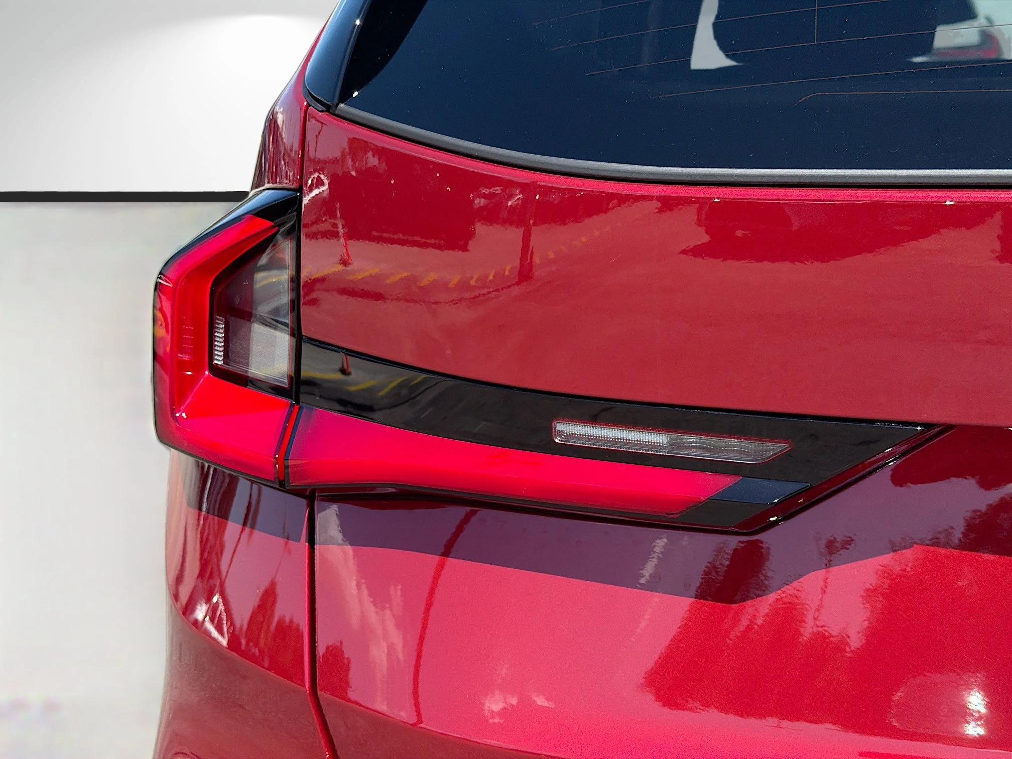 New 2026 Vegas Red Metallic BMW xDrive28i image 10