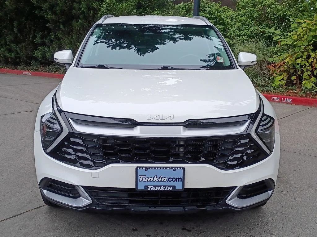 Used 2024 Snow White Pearl Kia EX image 12