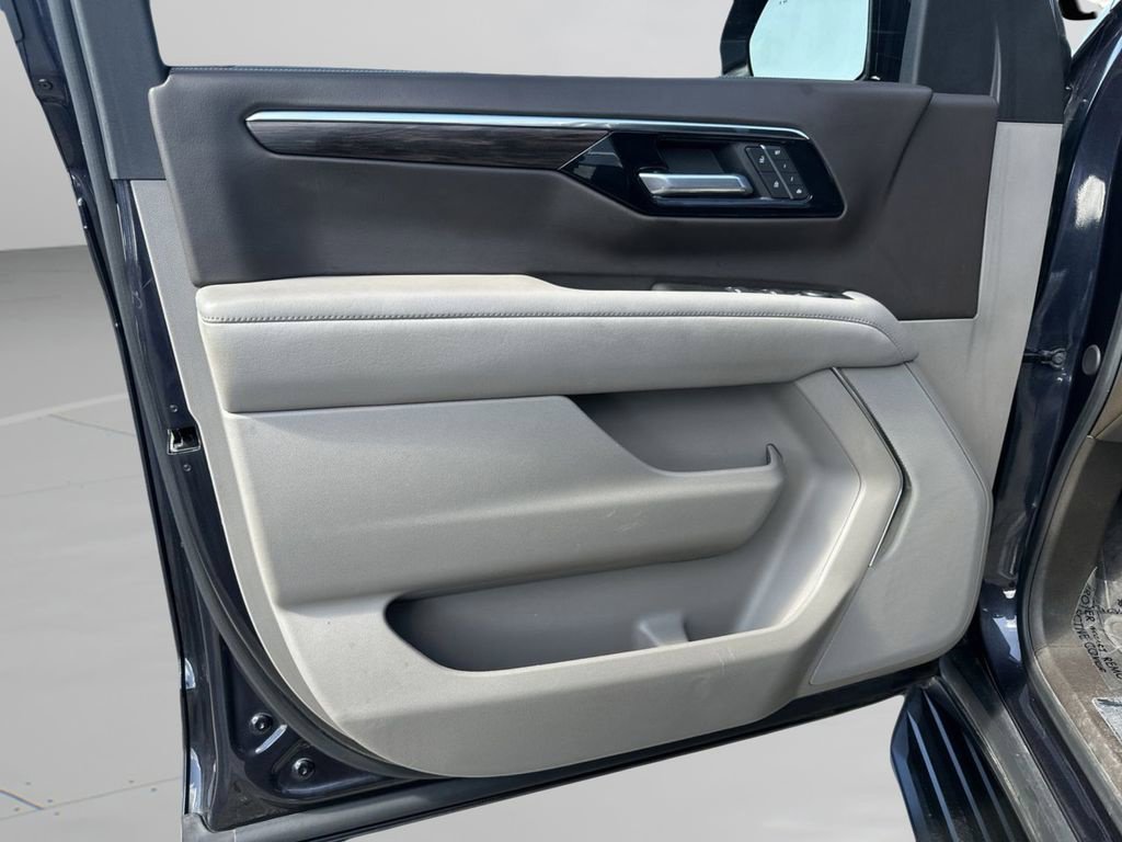 Used 2025 Gray Chevrolet LT image 20