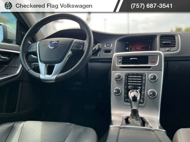 Used 2017 Bright Silver Metallic Volvo T5 image 32