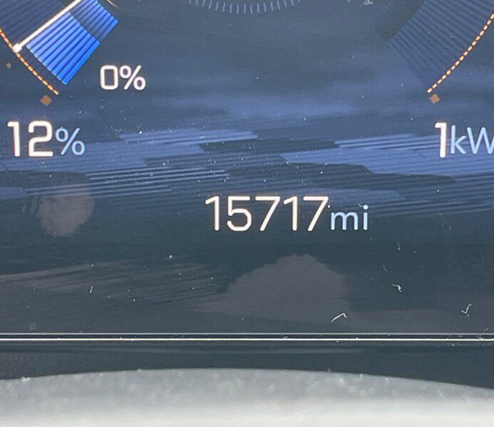 Used 2024 Iridescent Pearl Tricoat Chevrolet LT image 6