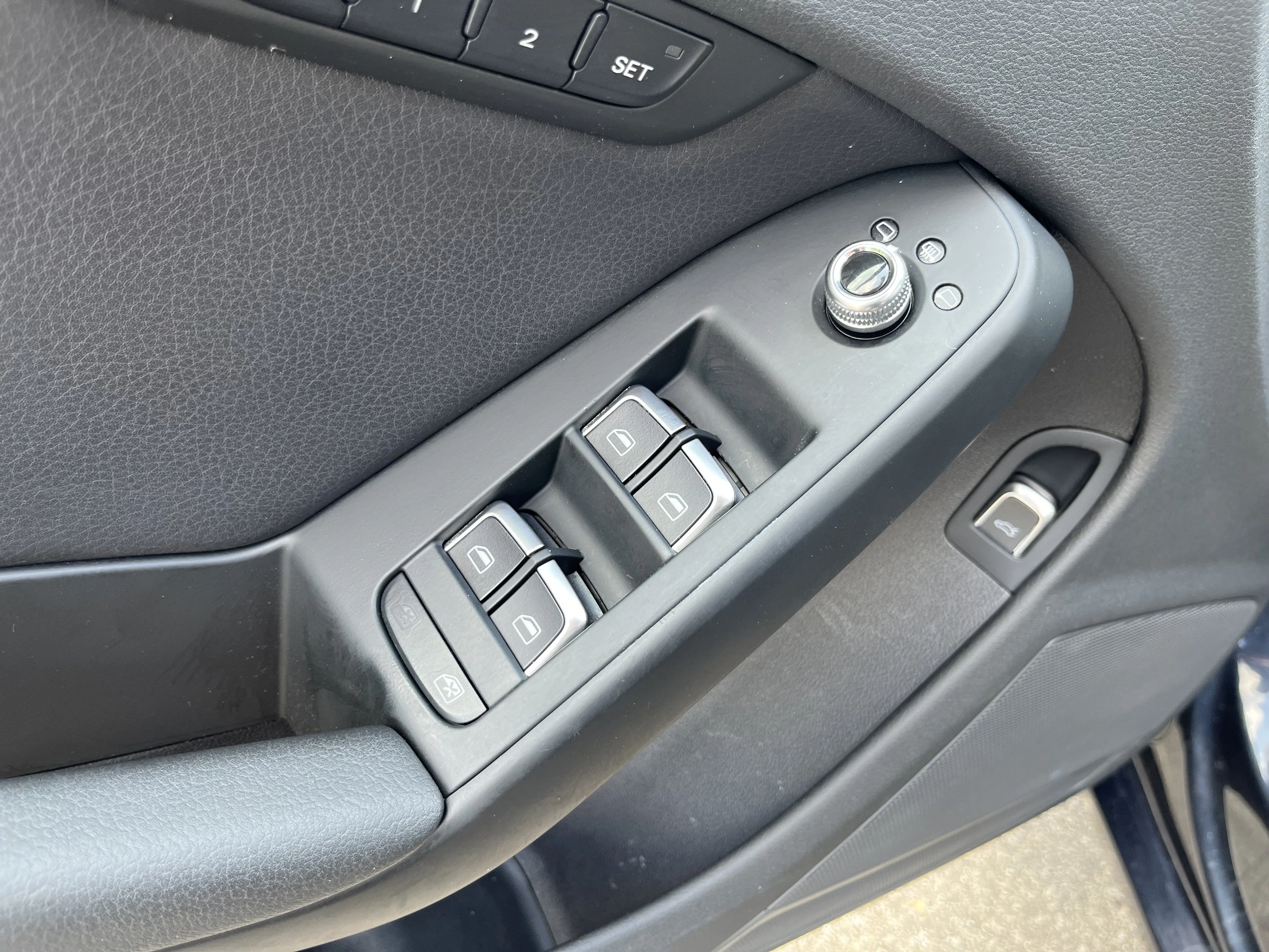 Used 2013 Moonlight Blue Pearl Audi Premium Plus image 19