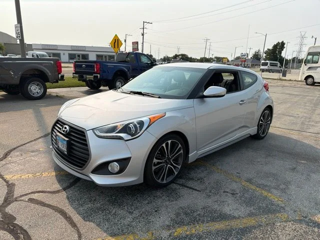 Used 2016 Hyundai Veloster Base with VIN KMHTC6AE0GU260897 for sale in Bloomington, IL