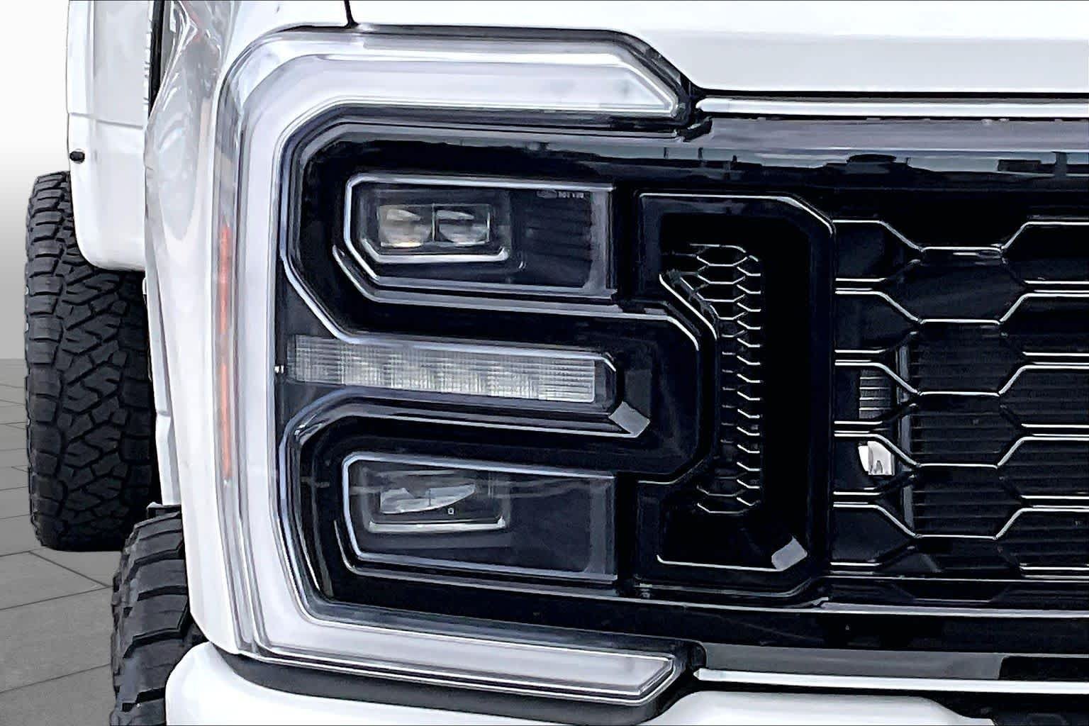 New 2026 Star White Metallic Tri-Coat Ford F-350® Platinum® image 10