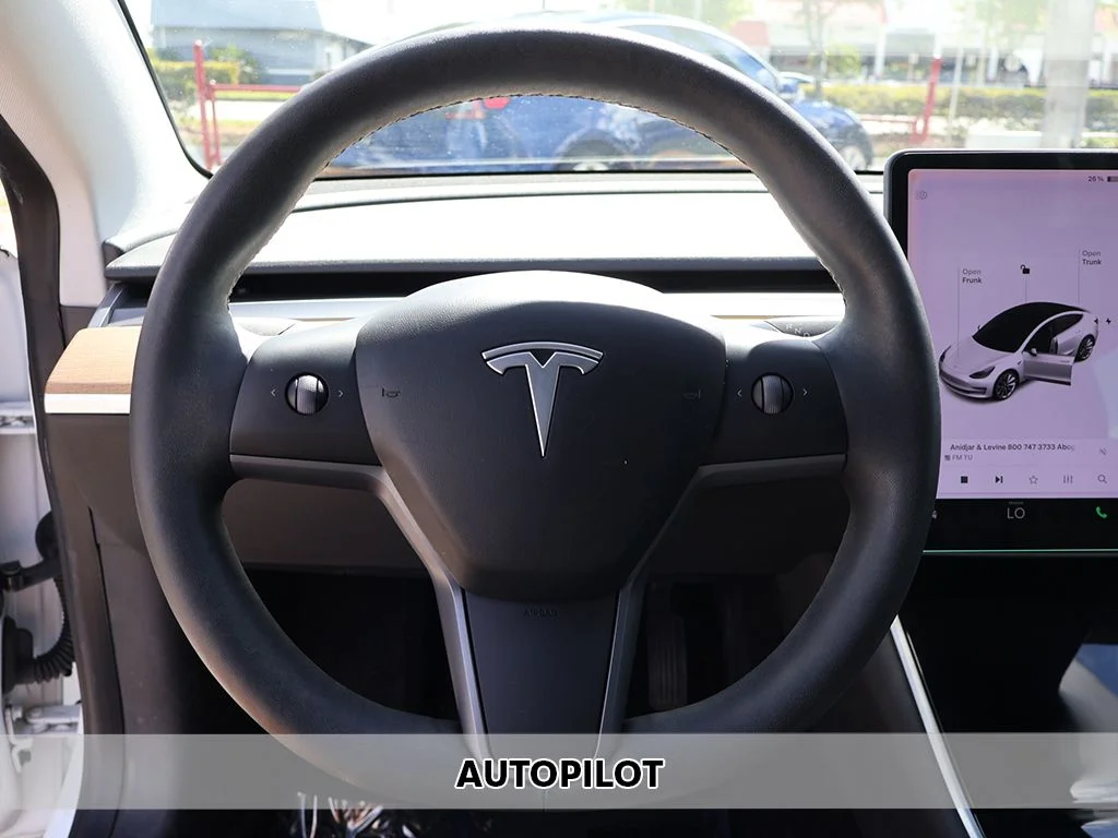 Used 2020 White Tesla Long Range image 3