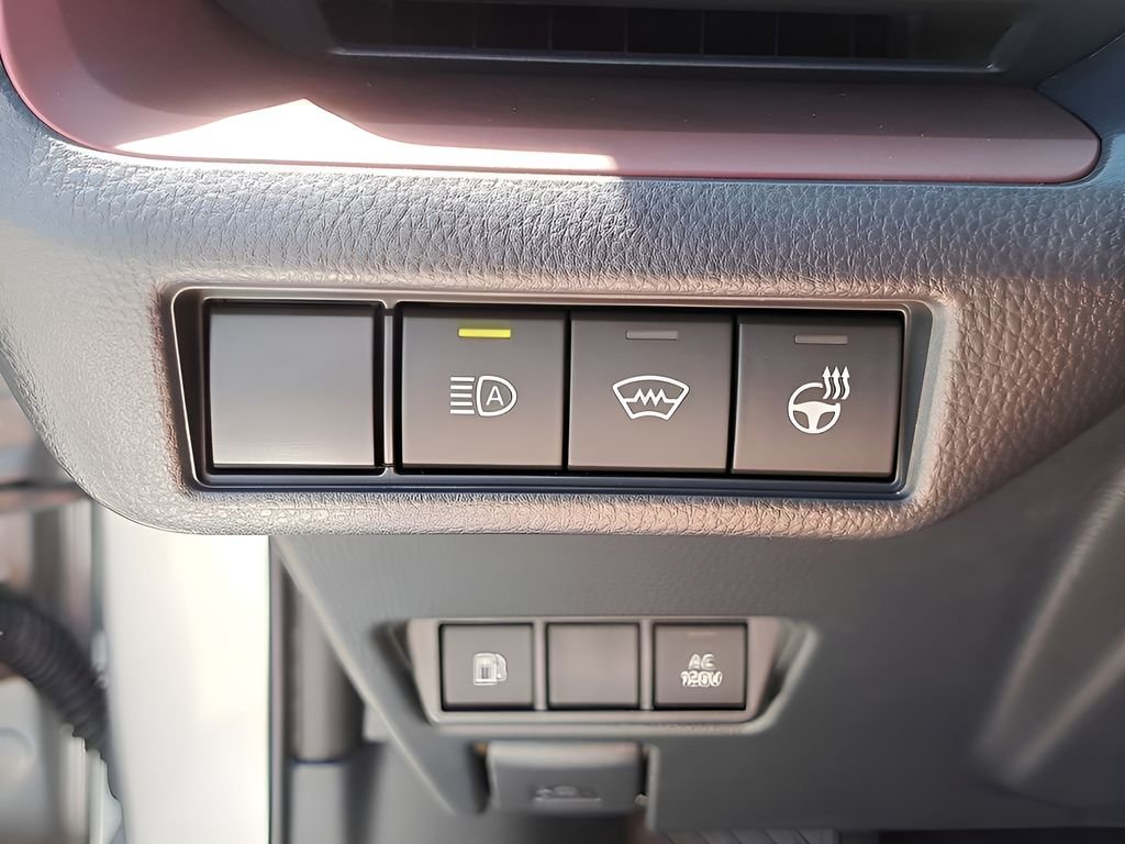2026 Toyota Prius Plug-in Hybrid SE - Photo 29