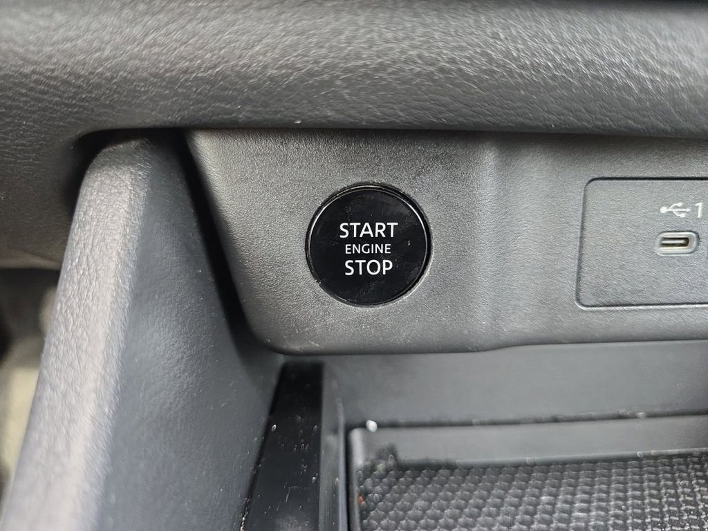 Used 2025 Gray Nissan SV image 29