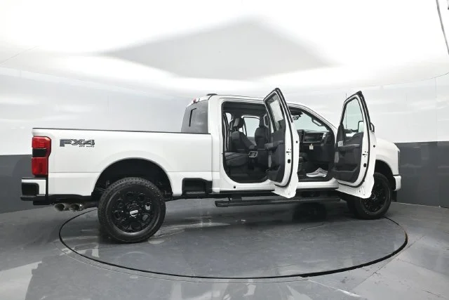 New 2027 Star White Metallic Tri-Coat Ford F-350® Lariat® image 32