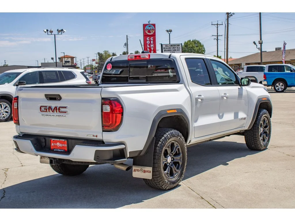 2025 GMC Canyon AT4 - Photo 8