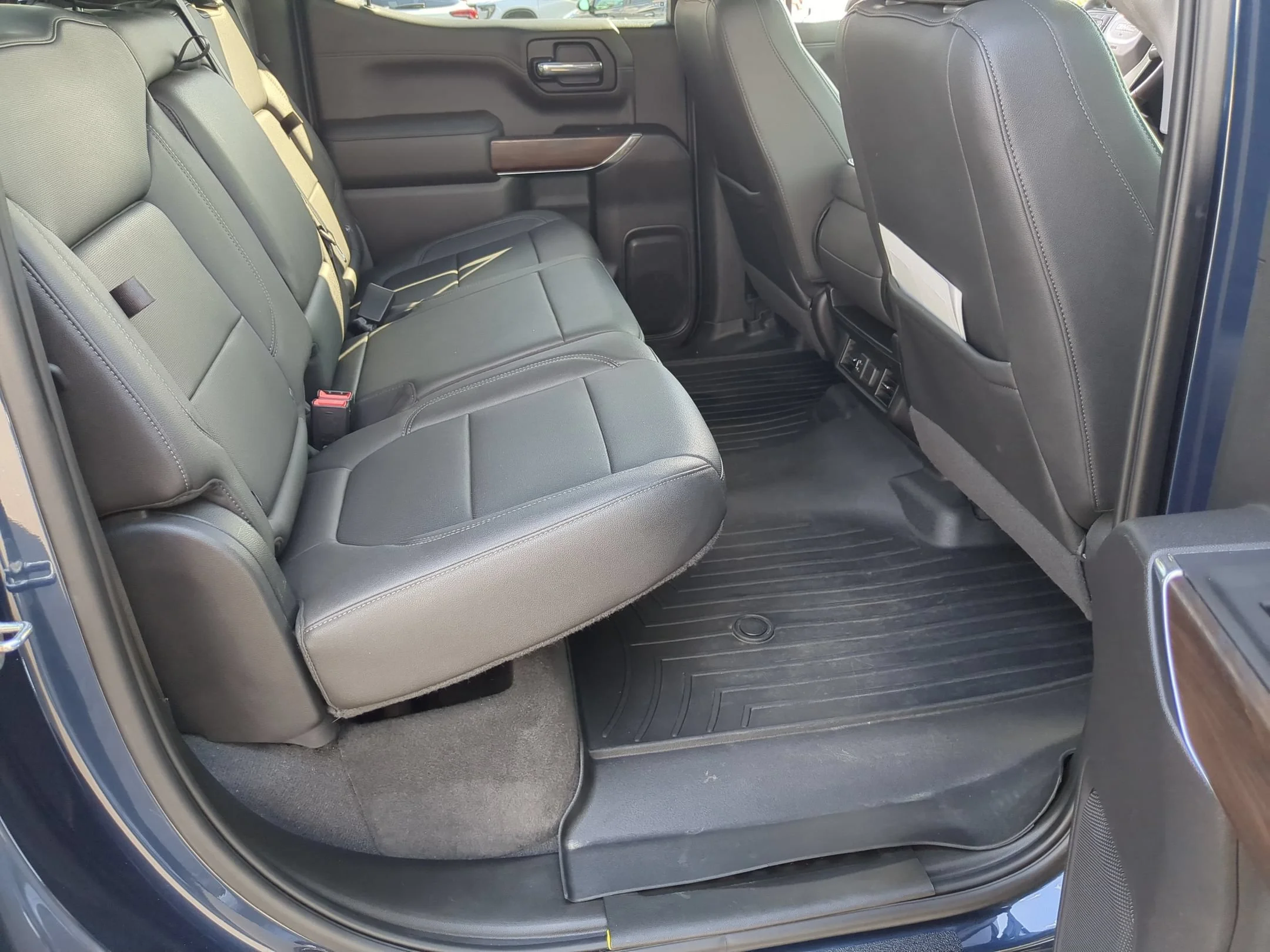 Used 2021 Pacific Blue Metallic GMC SLT image 24