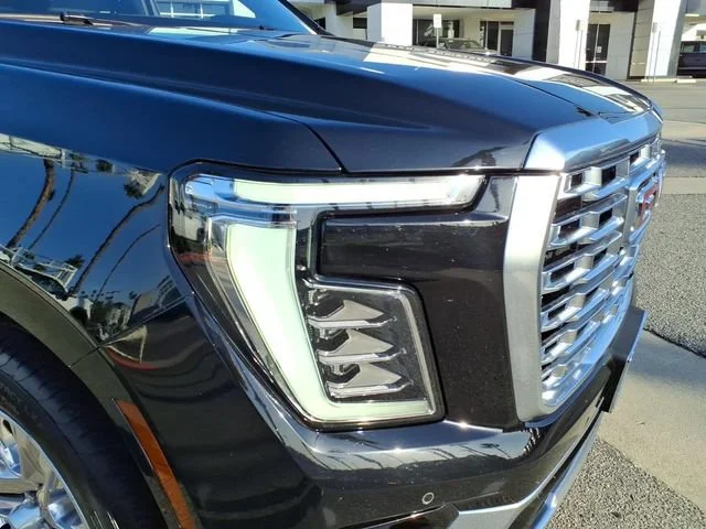Used 2025 Onyx Black GMC Denali image 12