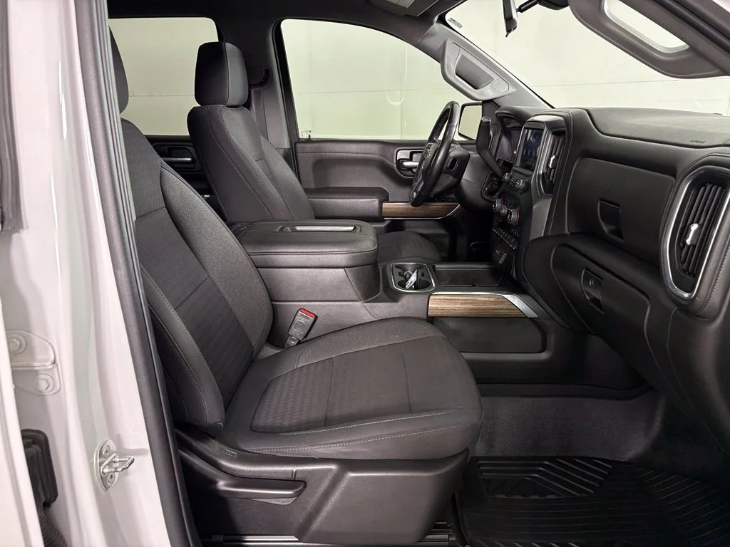 Used 2022 Beige Chevrolet RST image 47