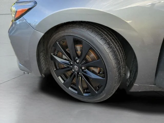 Used 2023 Gray Nissan SR image 35