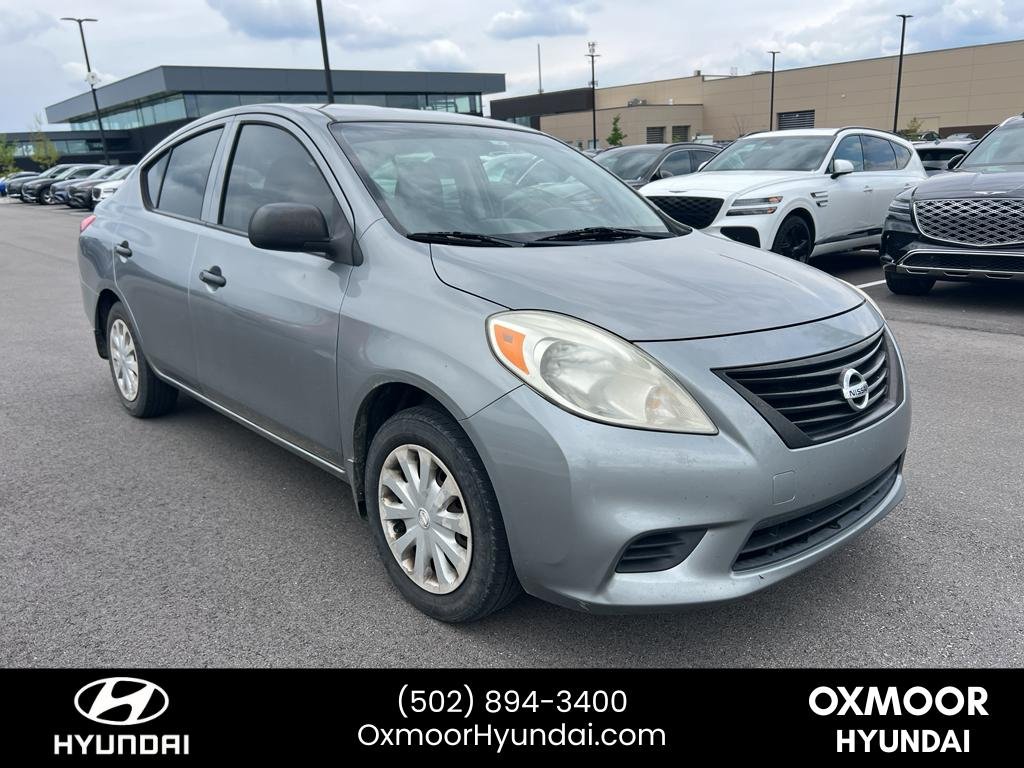 2012 Nissan Versa 1.6 S MT's photo