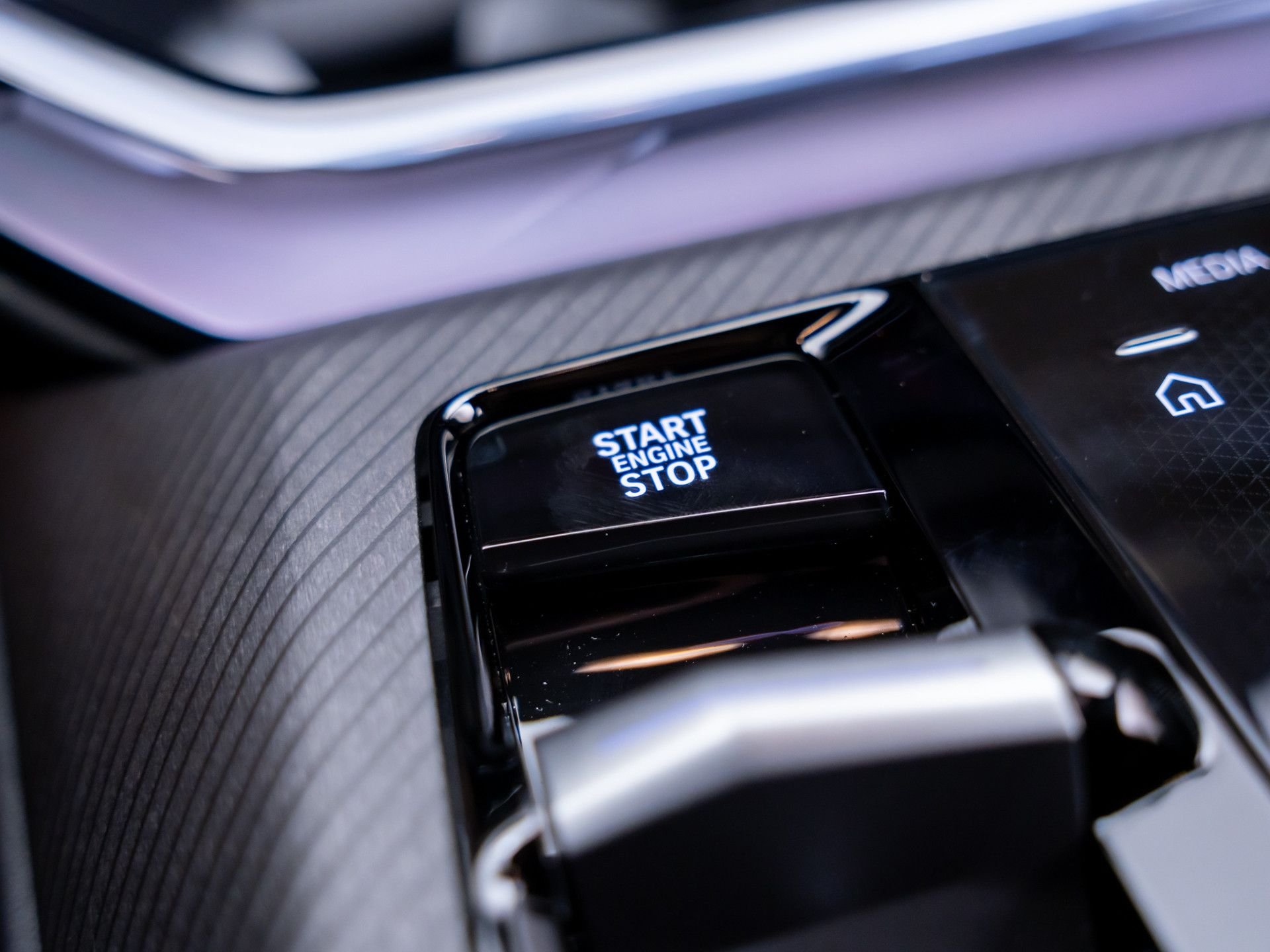 New 2026 Alpine White BMW 30 xDrive image 21