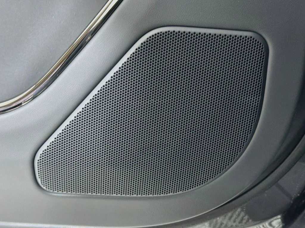 New 2026 Carpathian Grey Land Rover Dynamic SE image 19