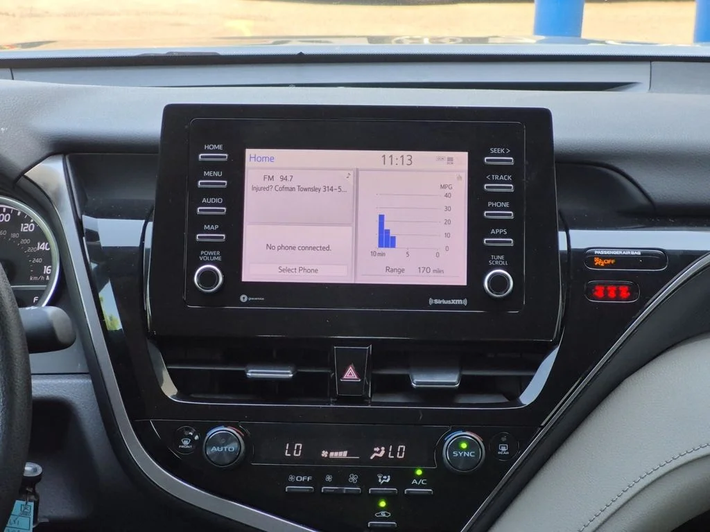 2023 Toyota Camry LE - Photo 9