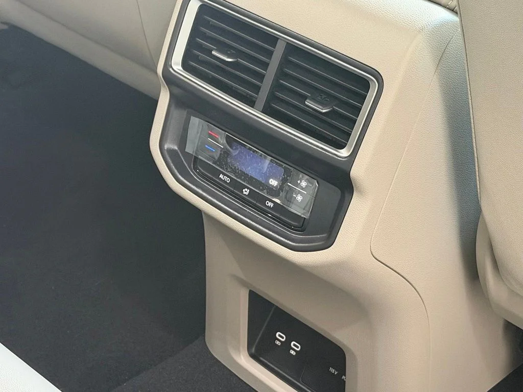2026 Volkswagen Atlas SE w/Tech - Photo 50