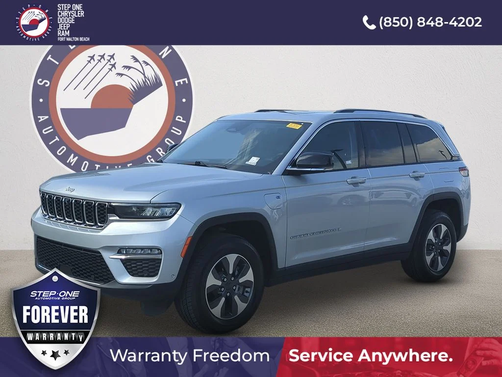 Used 2022 Silver Jeep 4xe image 2