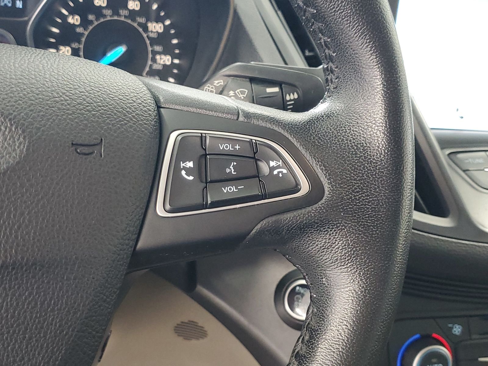 Used 2019 Gray Ford SEL image 16