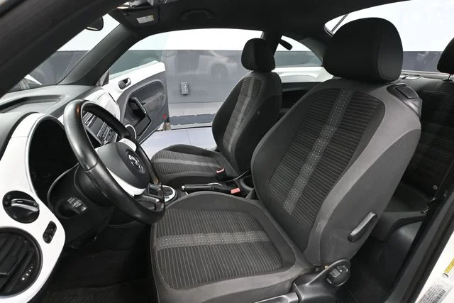 2012 Volkswagen Beetle 2.0 - Photo 21