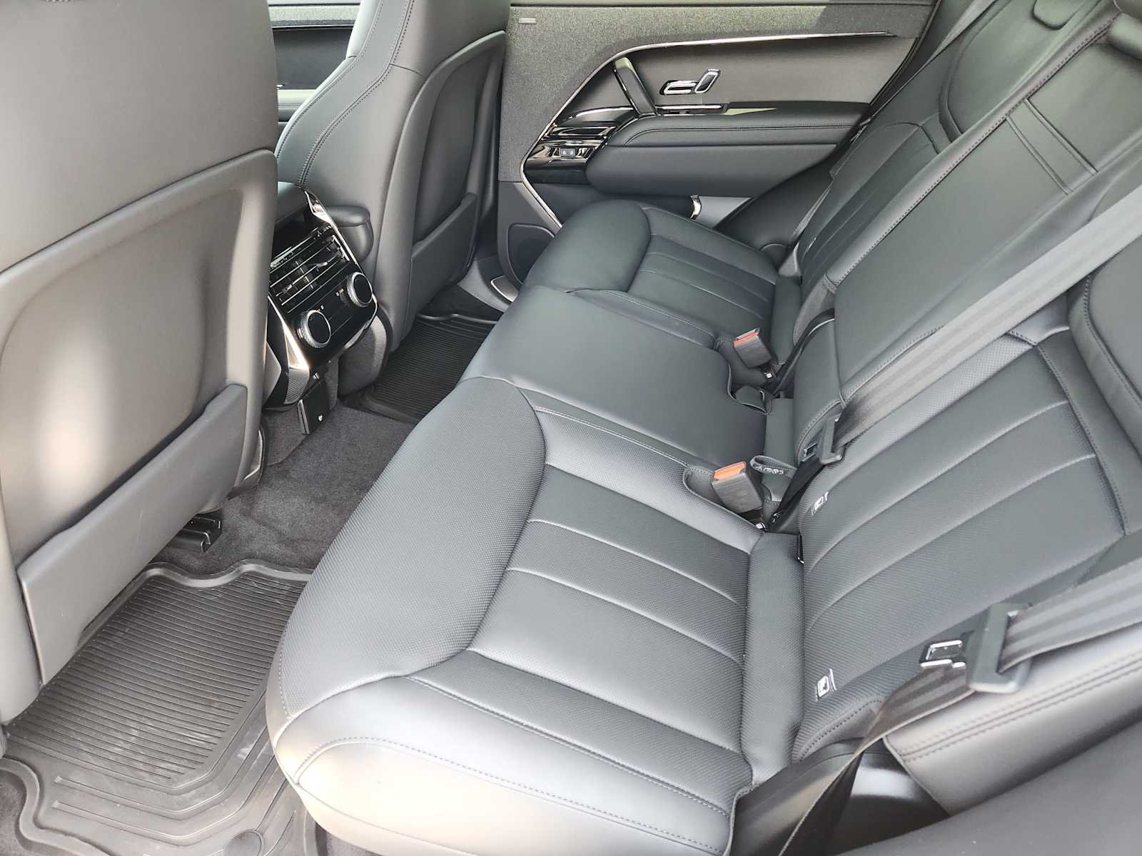 New 2026 Borasco Grey LAND ROVER Dynamic SE image 28