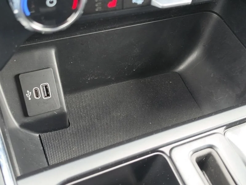 Used 2025 Space White Metallic Ford XLT image 26