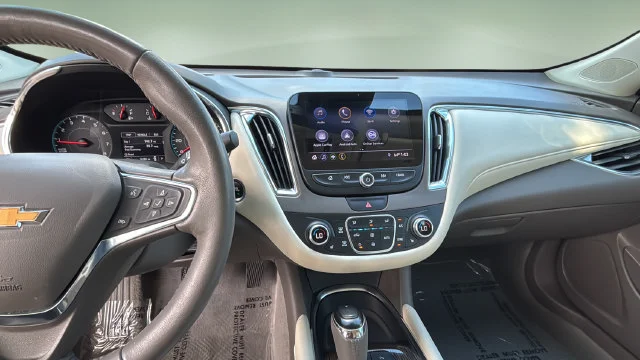 Used 2019 SUMMIT WHITE Chevrolet LT image 10