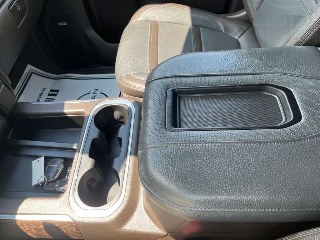 Used 2020 White GMC Denali image 22