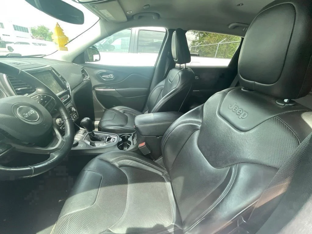 Used 2019 White Jeep Limited image 18
