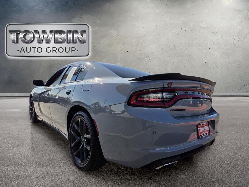 Used 2022 Gray Dodge SXT image 7