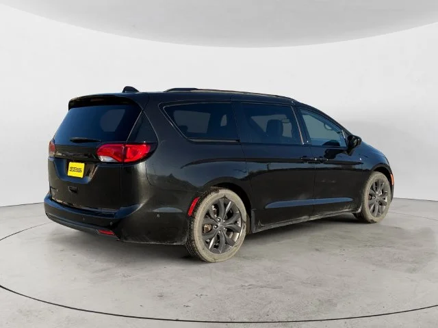 Used 2020 Black Chrysler Touring L Plus image 5