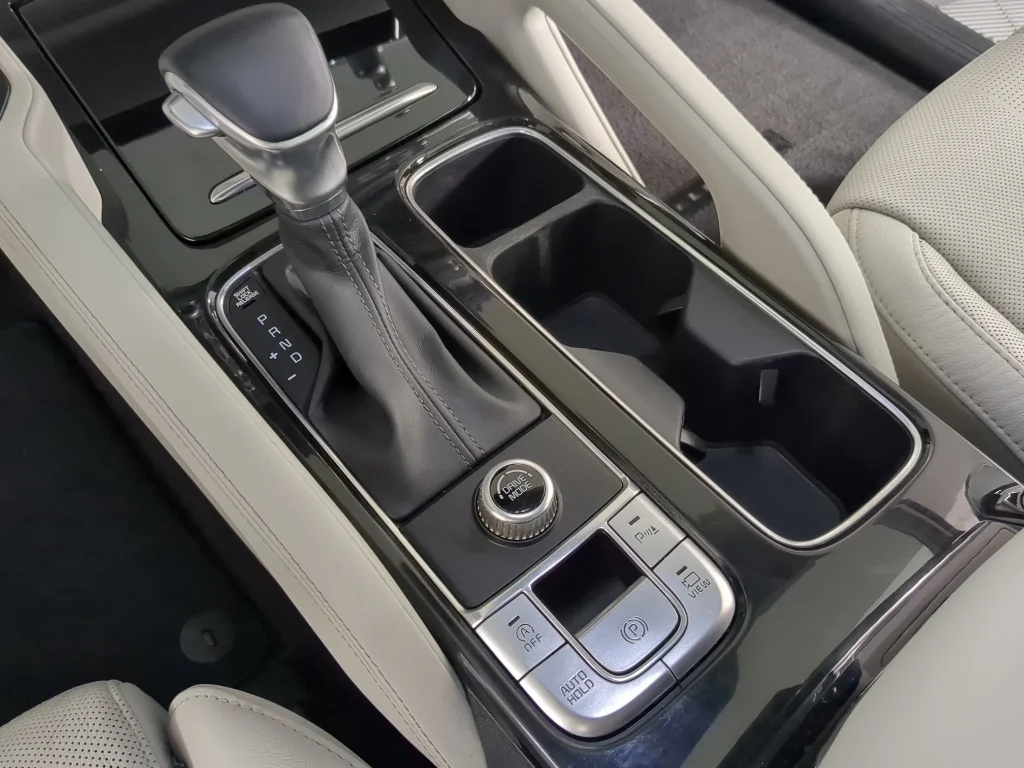 Used 2020 White Kia SX image 26