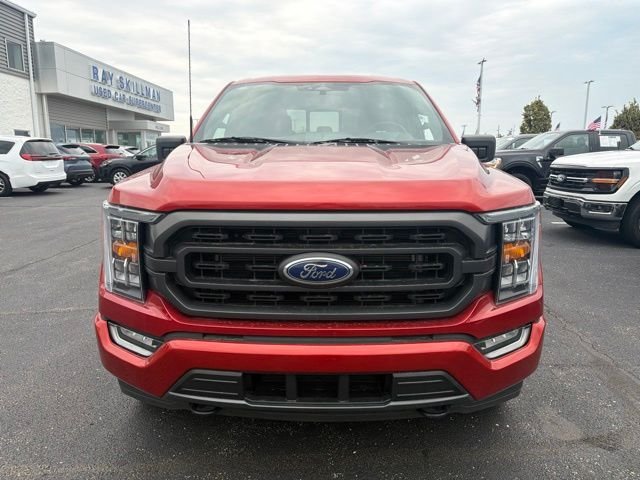 Certified Used 2023 Hot Pepper Red Metallic Tinted Clearcoat Ford XLT image 3