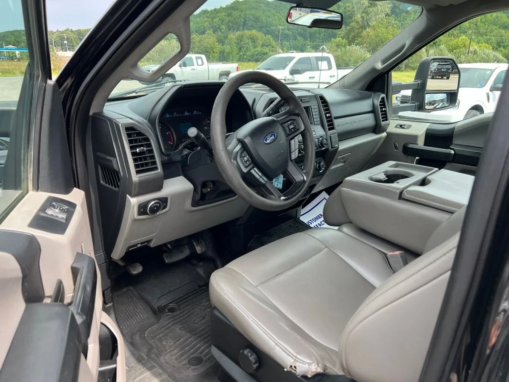 2019 Ford F-550 Super Duty Chassis Cab XL - Photo 18