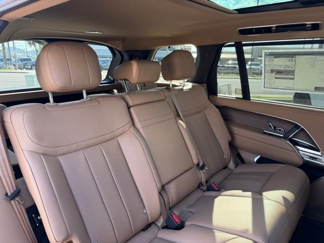 New 2026 Belgravia Green Land Rover SE image 10