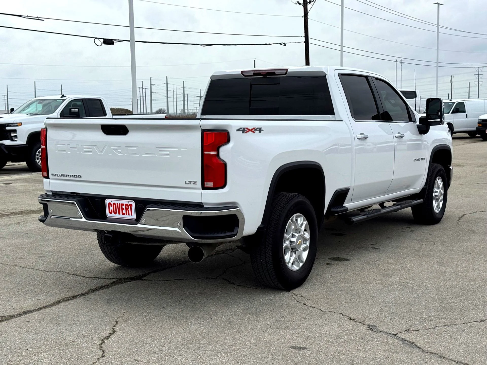 Used 2025 Summit White Chevrolet LTZ image 7