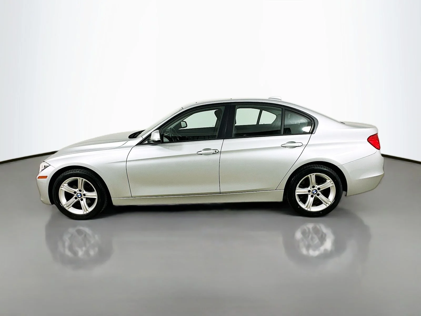 Used 2014 Silver BMW  image 8