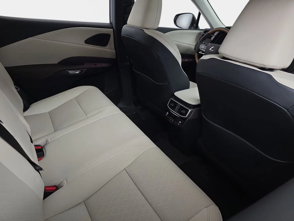 New 2026 Eminent White Pearl Lexus PREMIUM PLUS image 11