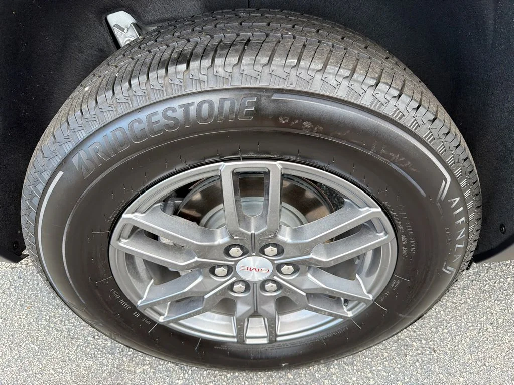Used 2026 White GMC Elevation image 17